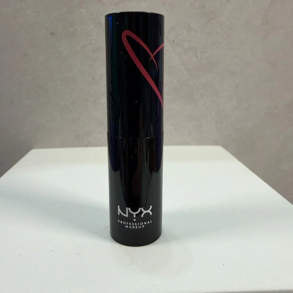 🩷5/$10🩷 NYX Shout Loud Satin Lipstick - Day Club (SLSL10) - Coral Pink